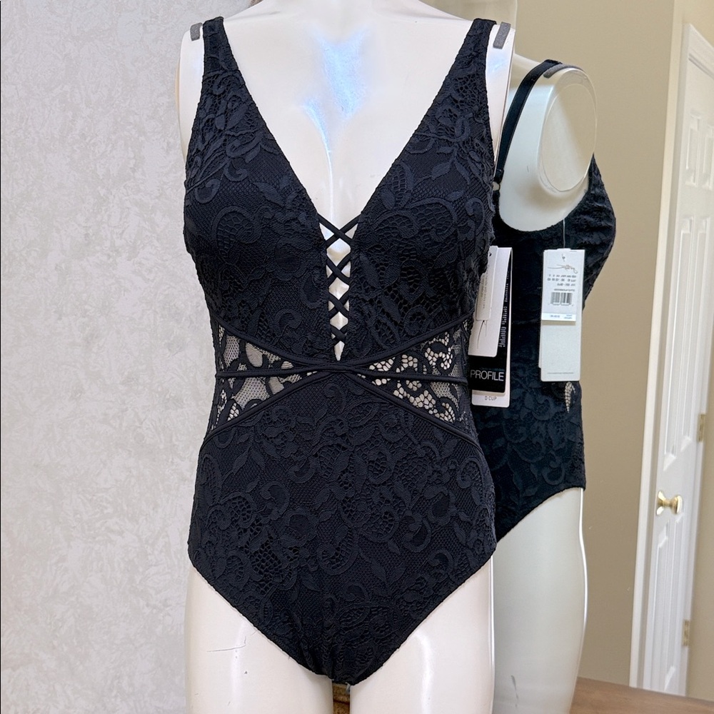 Gottex Black lace one piece swimsuit. Size 8 D-cup.